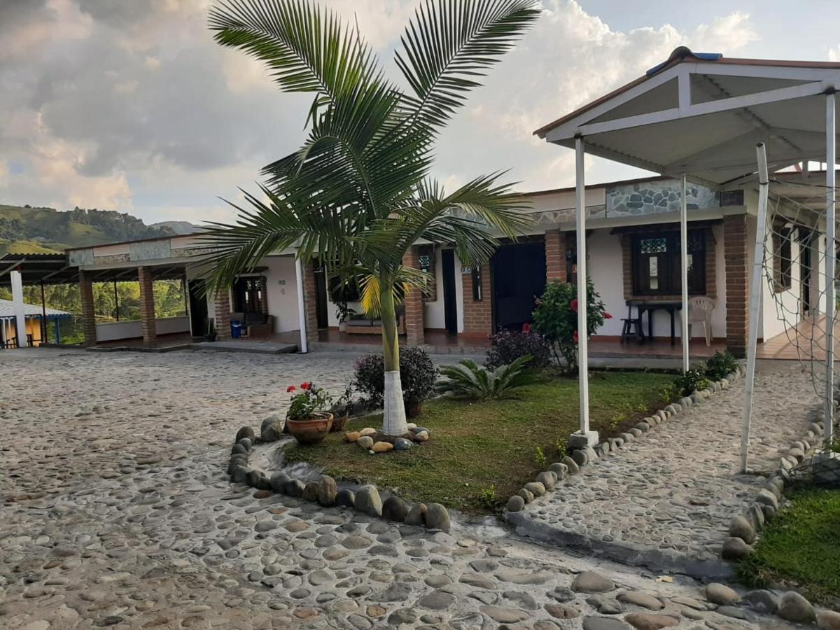Finca Hotel La Fragata Санта-Роса-де-Кабаль Екстер'єр фото